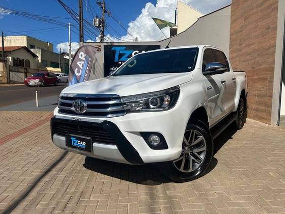 TOYOTA HILUX 2017