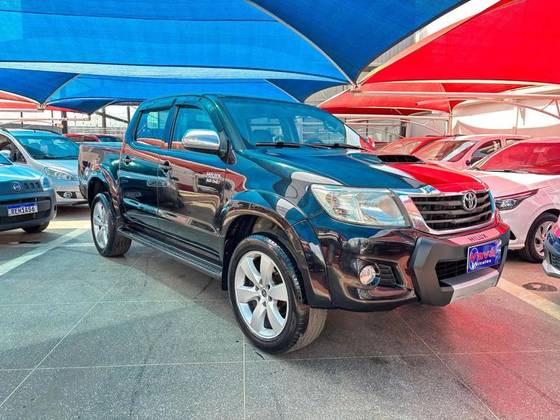 TOYOTA HILUX 2013