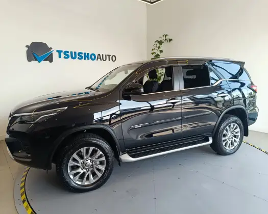 TOYOTA HILUX SW4 2023