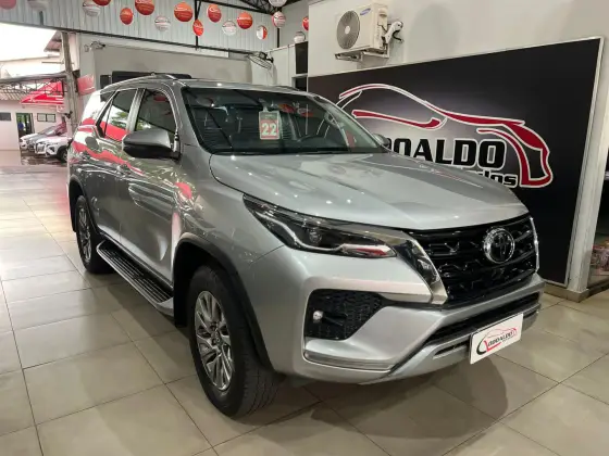 TOYOTA HILUX SW4 2022