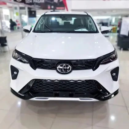 TOYOTA HILUX SW4 2025