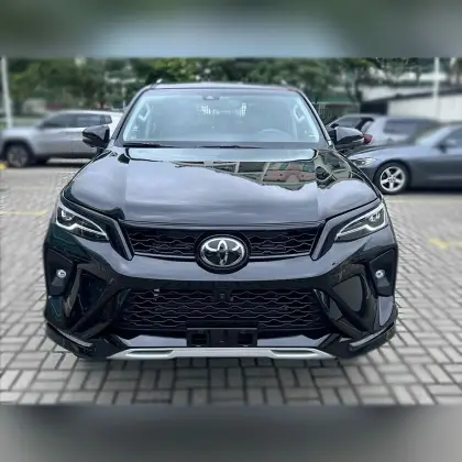 TOYOTA HILUX SW4 2025