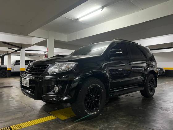TOYOTA HILUX SW4 2013