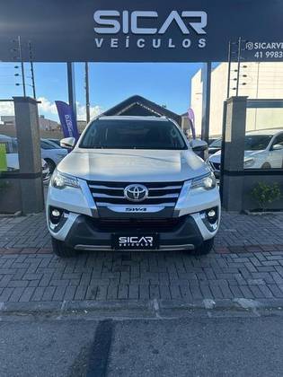 TOYOTA HILUX SW4 2019