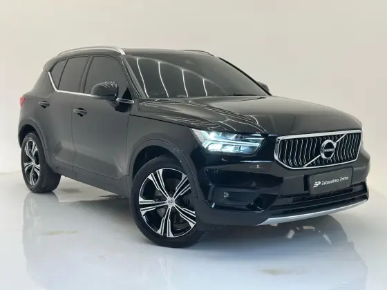 VOLVO XC40 2022