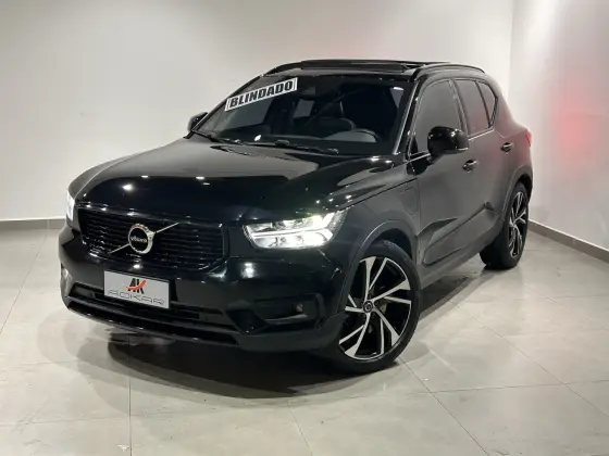 VOLVO XC40 2021
