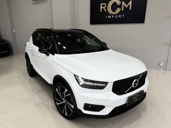 VOLVO XC40 2019