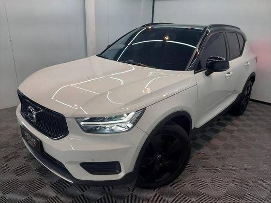 VOLVO XC40 2020