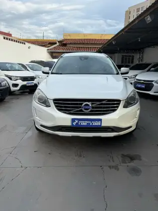 VOLVO XC60 2017