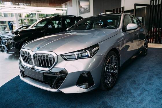 BMW 530e 2025