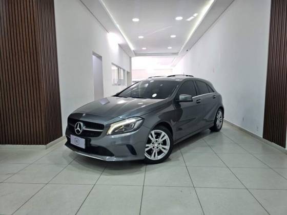 MERCEDES-BENZ A 200 2017