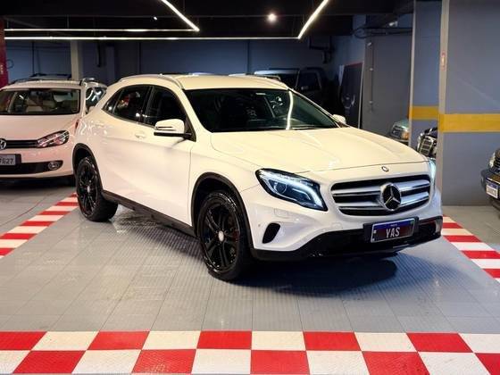 MERCEDES-BENZ GLA 200 2017