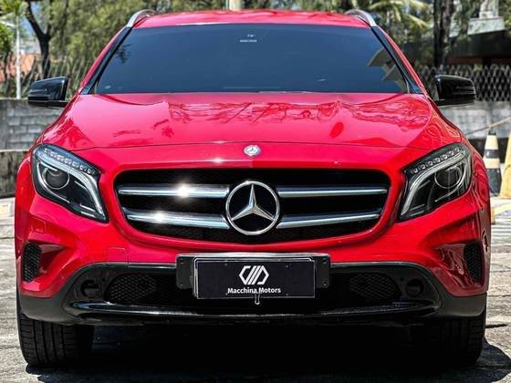 MERCEDES-BENZ GLA 200 2015