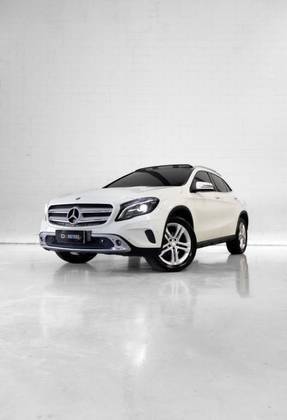 MERCEDES-BENZ GLA 200 2016