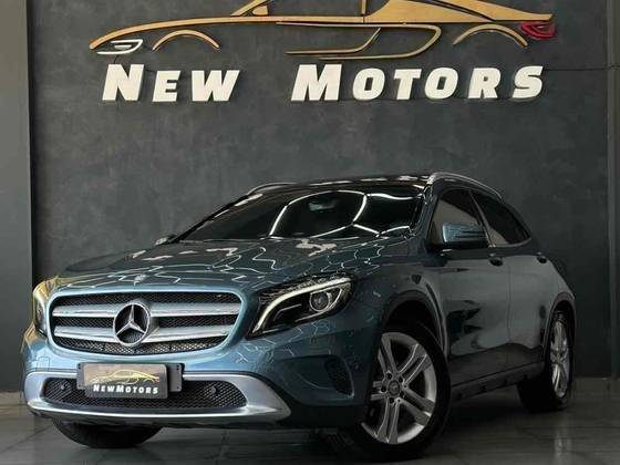 MERCEDES-BENZ GLA 200 2015