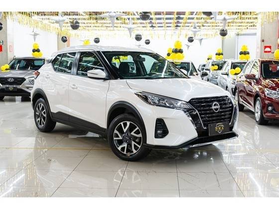 NISSAN KICKS 2024