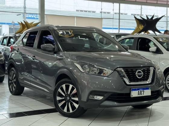 NISSAN KICKS 2017
