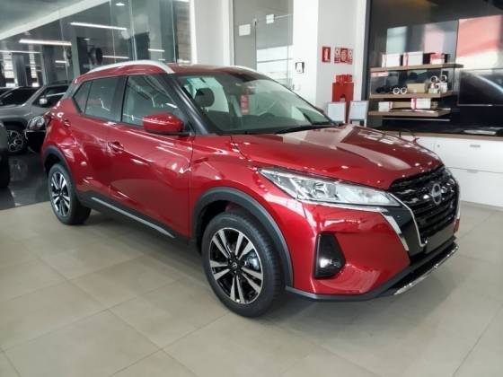 NISSAN KICKS PLAY 2025