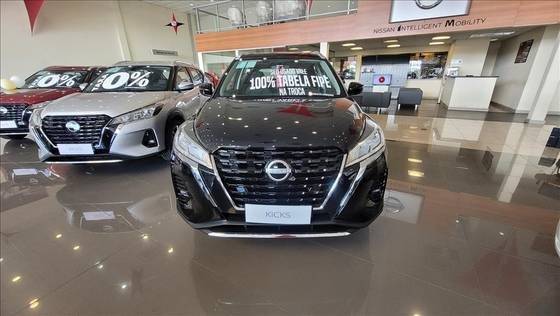 NISSAN KICKS PLAY 2025