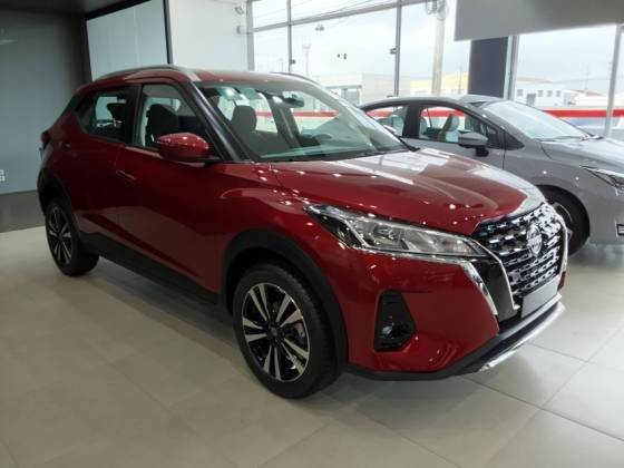 NISSAN KICKS PLAY 2025