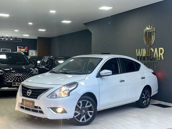 NISSAN VERSA 2016