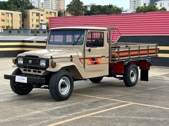 TOYOTA BANDEIRANTE 1990