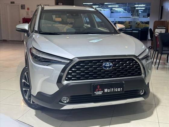 TOYOTA COROLLA CROSS 2024