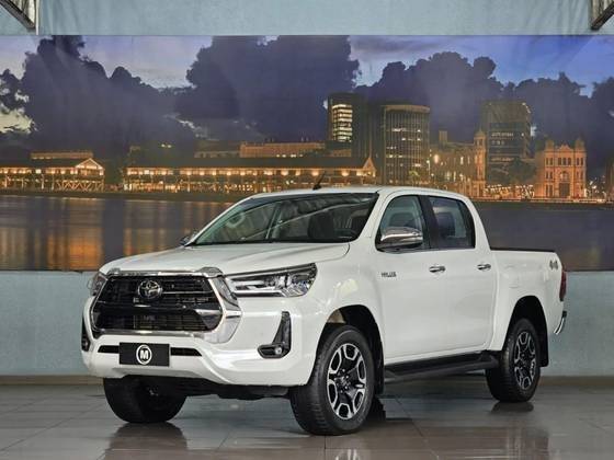 TOYOTA HILUX 2024
