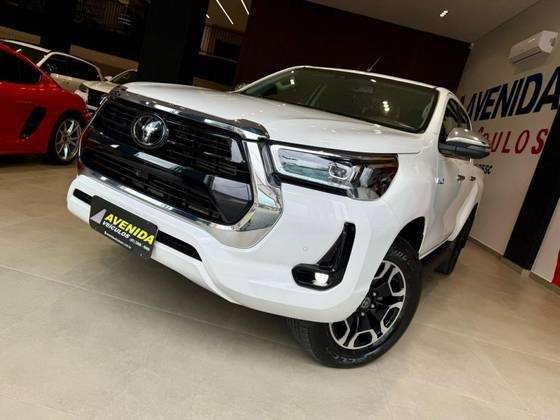 TOYOTA HILUX 2022