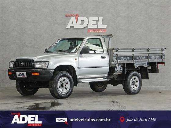 TOYOTA HILUX 2003