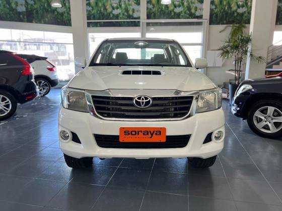 TOYOTA HILUX 2015