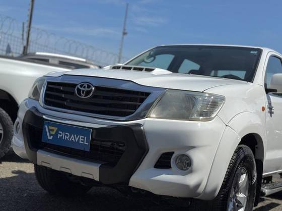 TOYOTA HILUX 2013