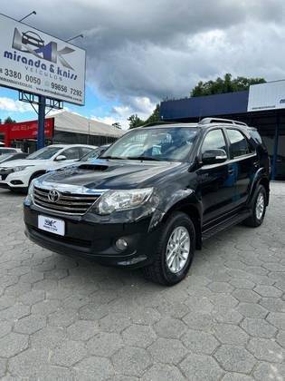 TOYOTA HILUX SW4 2013