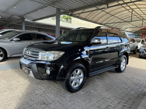 TOYOTA HILUX SW4 2010