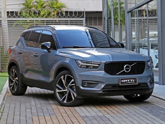 VOLVO XC40 2021