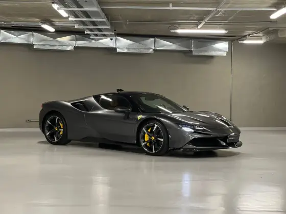 FERRARI SF90 2021