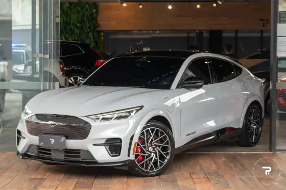 FORD MUSTANG MACH-e 2023