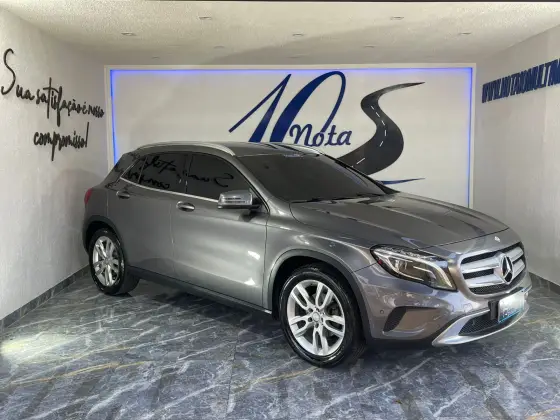 MERCEDES-BENZ GLA 200 2015