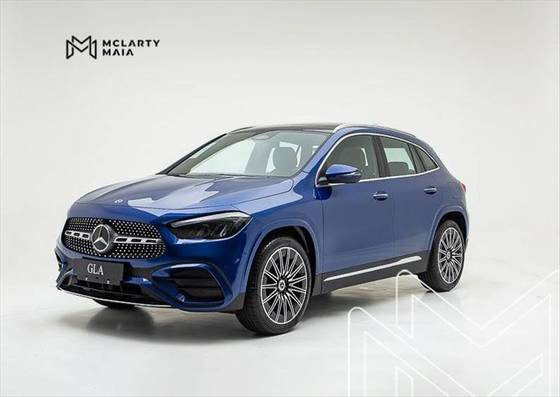 MERCEDES-BENZ GLA 200 2024