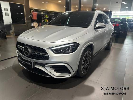 MERCEDES-BENZ GLA 200 2024