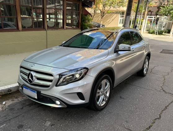 MERCEDES-BENZ GLA 200 2017