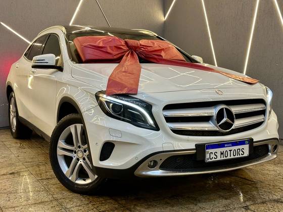 MERCEDES-BENZ GLA 200 2016