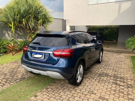 MERCEDES-BENZ GLA 200 2020