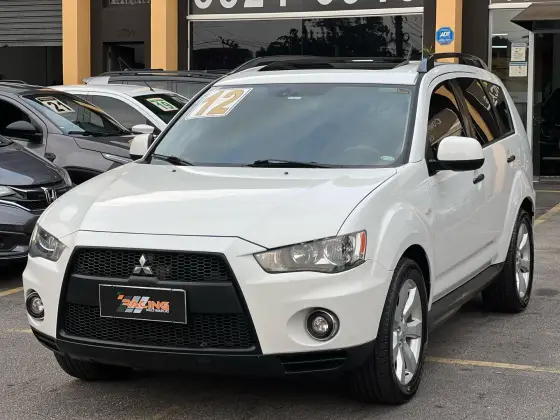 MITSUBISHI OUTLANDER 2012