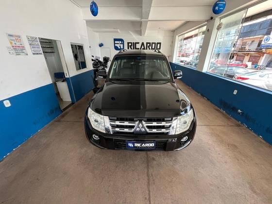 MITSUBISHI PAJERO FULL 2014