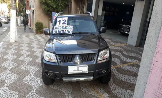 MITSUBISHI PAJERO TR4 2012
