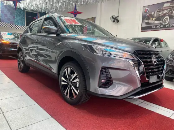 NISSAN KICKS PLAY 2025