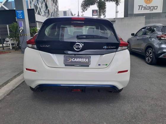 NISSAN LEAF 2022