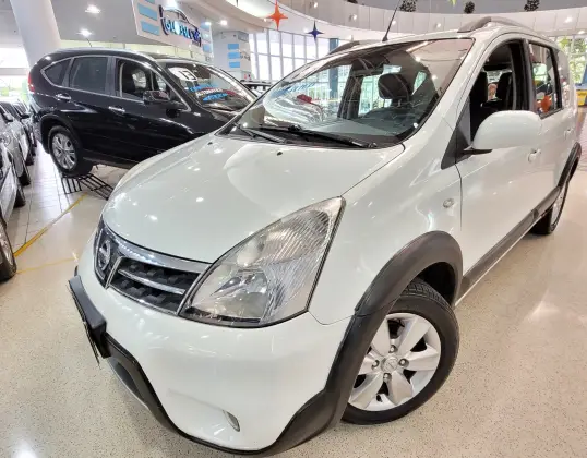 NISSAN LIVINA 2014