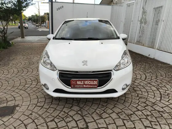 PEUGEOT 208 2015